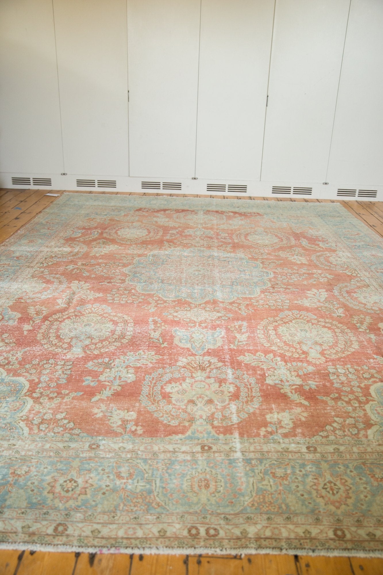 9.5x13.5 Vintage Distressed Mahal Carpet by Old New House® - product image 5 for Resin Society