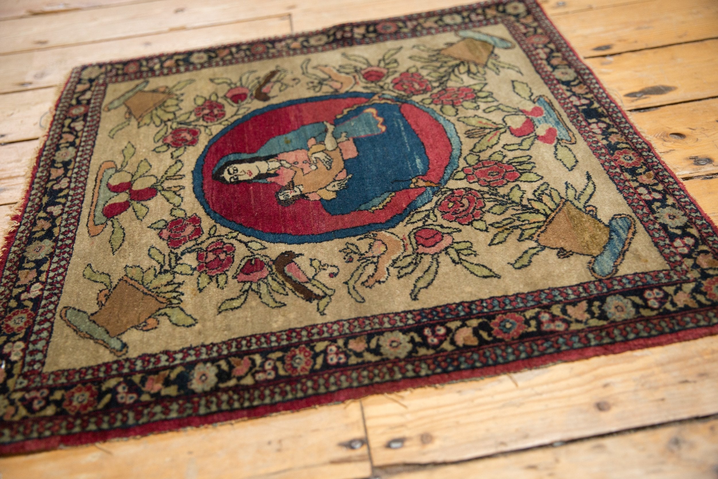 2x2.5 Antique Pictorial Isfahan Square Rug Mat
