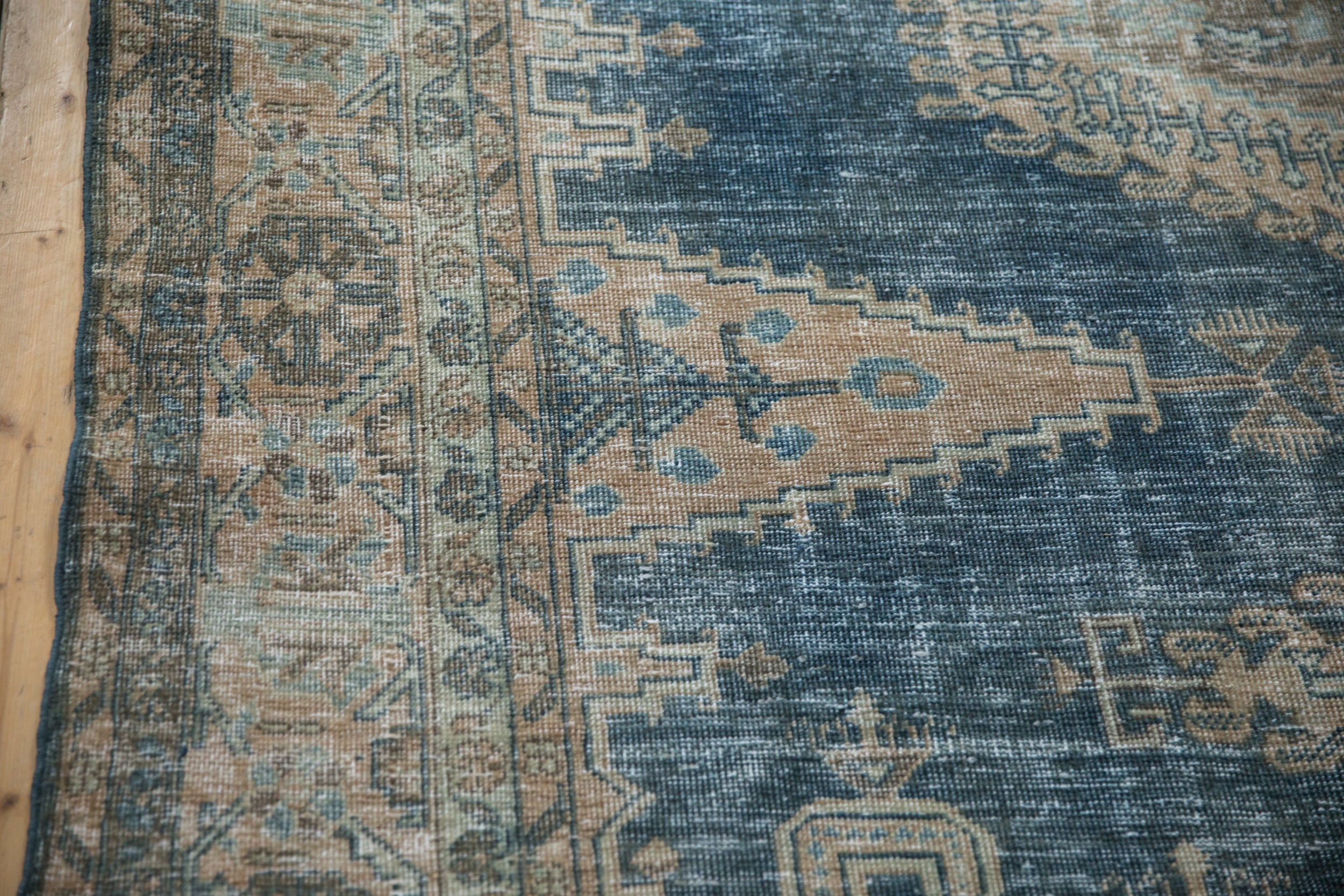 7.5x11 Vintage Distressed Veece Carpet by Old New House® - product image 11 for Resin Society