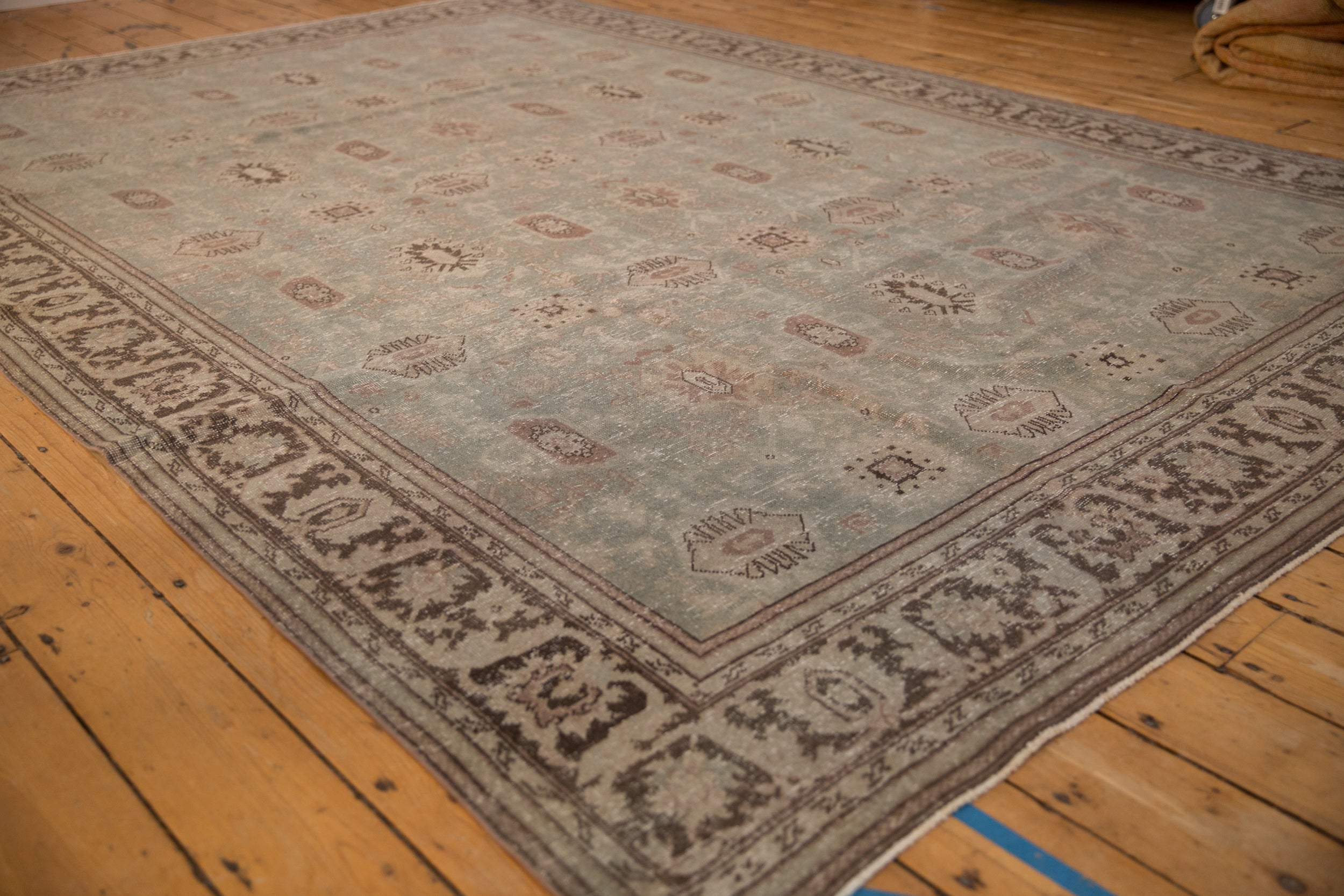 8x11 Vintage Distressed Mahal Carpet by Old New House® - product image 4 for Resin Society