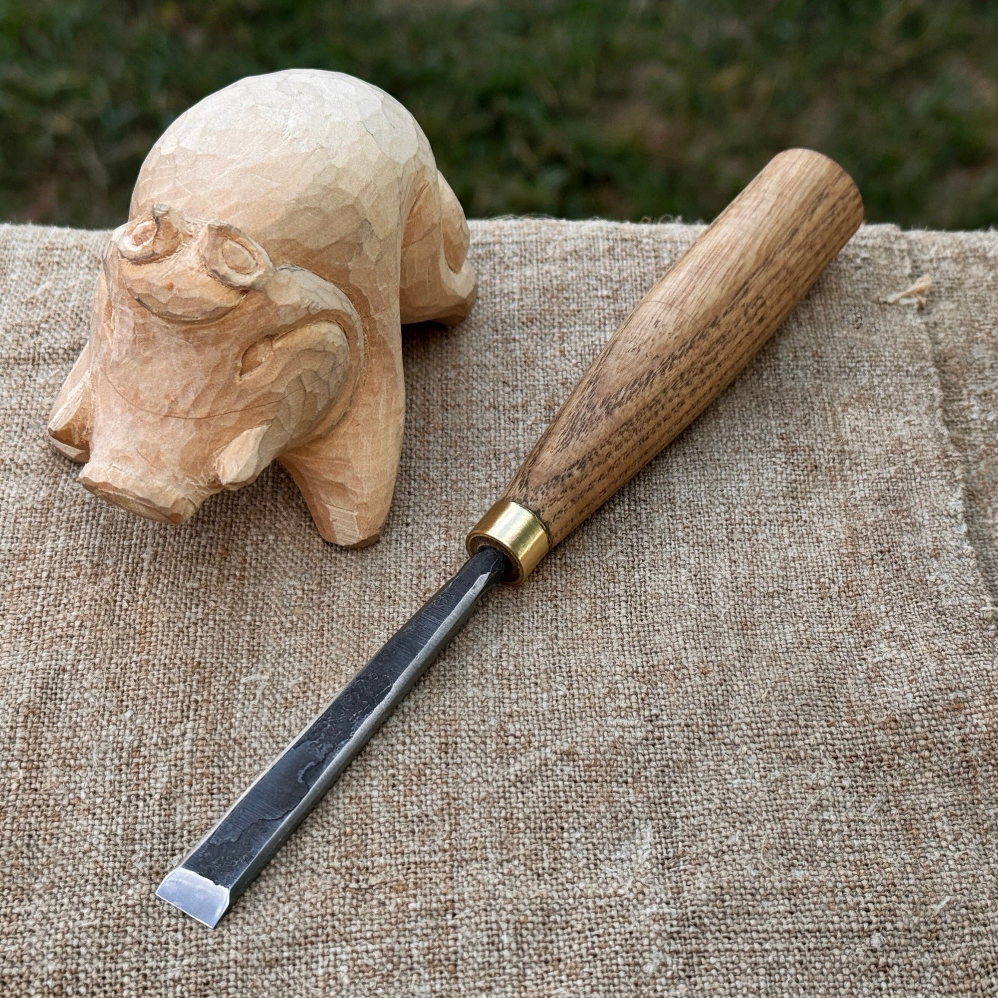 Fine detail carving chisel with 10 mm blade and wooden handle by Sharky Forged Steel Tools