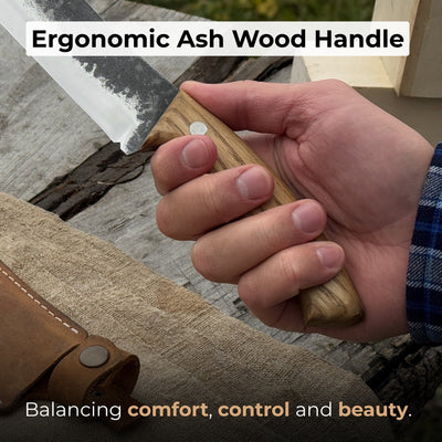 Hand-forged bushcraft knife with 17 cm carbon steel blade and ash wood handle, accompanied by leather sheath