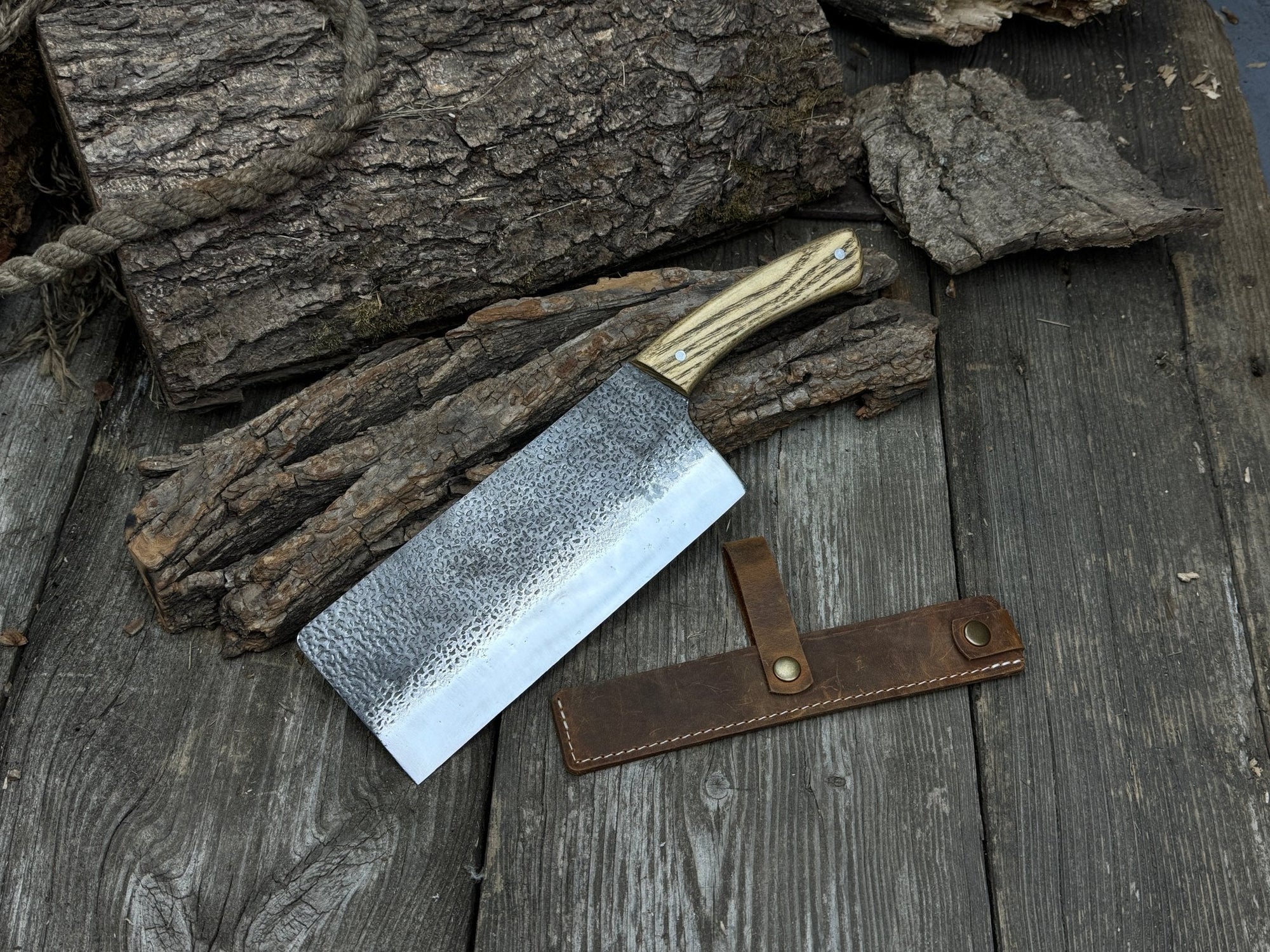 Hand-Forged Bushcraft Knife with 20.5 cm carbon steel blade and ash wood handle