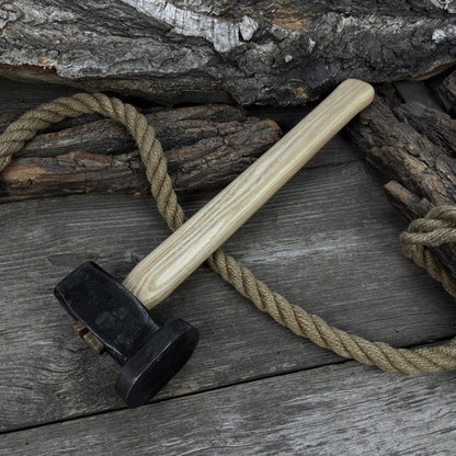 Hand-forged double blacksmith's hammer with ash wood handle weighing 1.5 kg