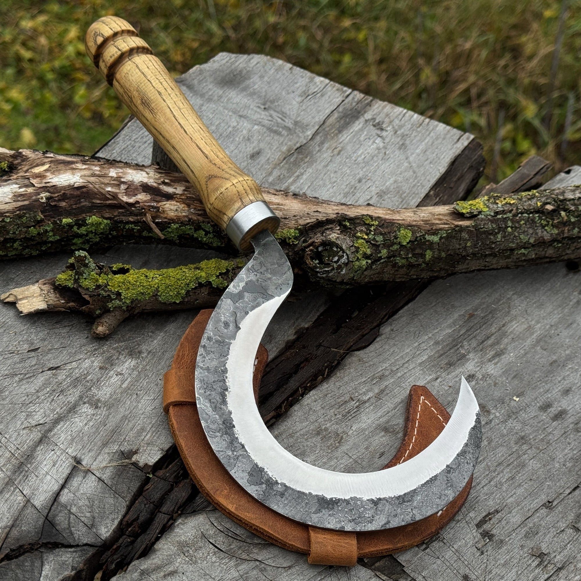 Hand-forged small sickle with 9 cm carbon steel blade and ash wood handle