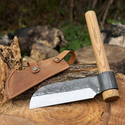 Hand-forged splitting froe with 15.5 cm carbon steel blade and ash wood handle