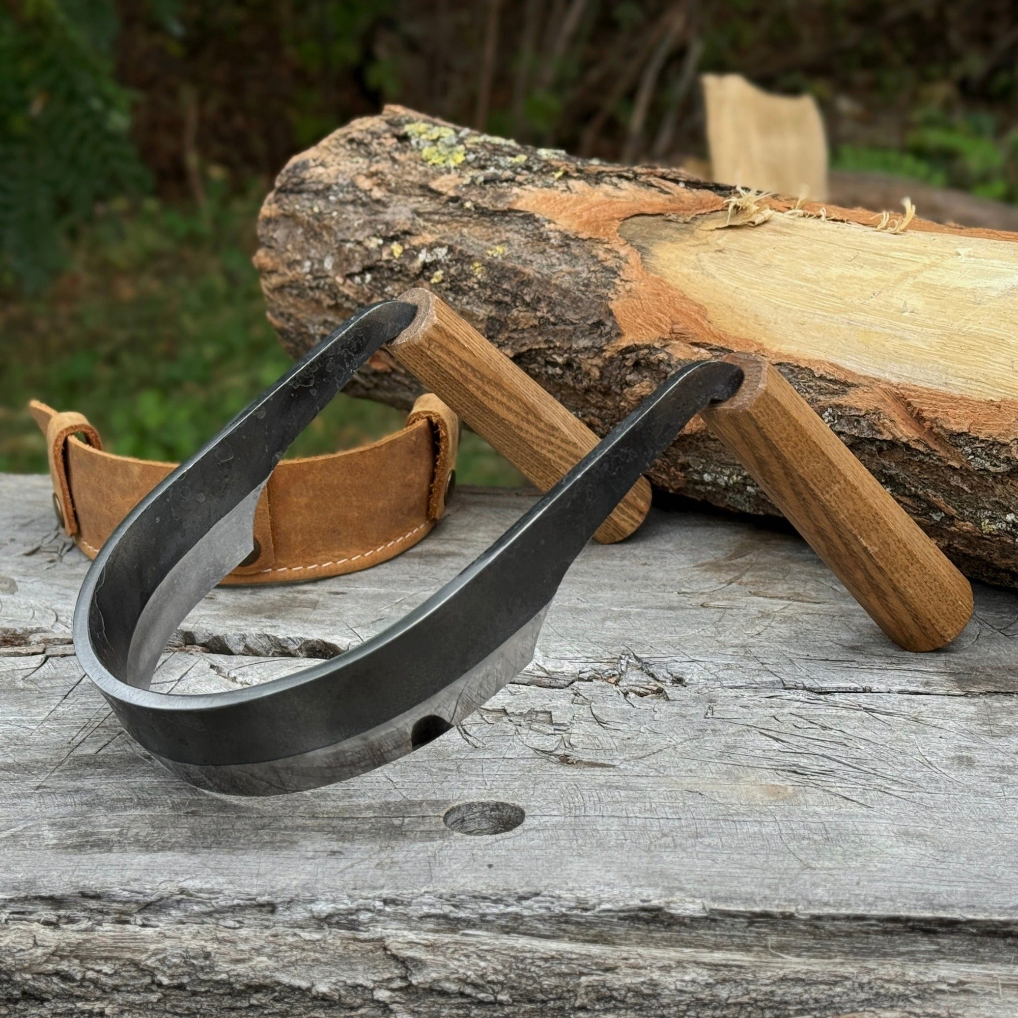 Inshave half-rounded drawknife with ash wood handles and leather sheath