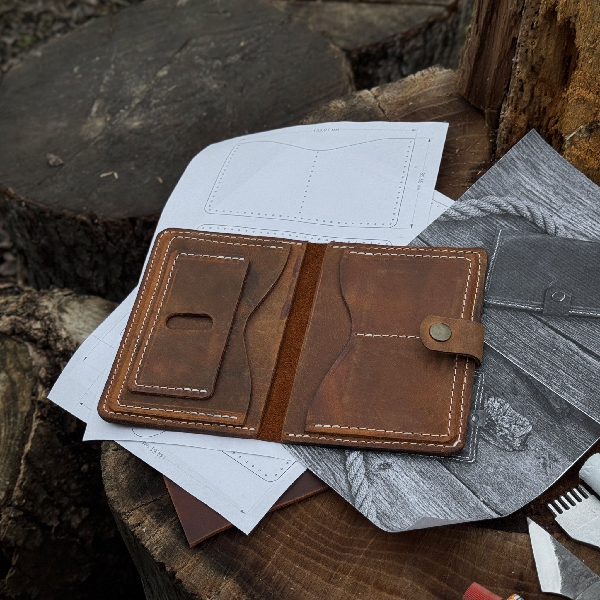 Leather Wallet DIY Kit with carbon steel tools and Crazy Horse leather pieces