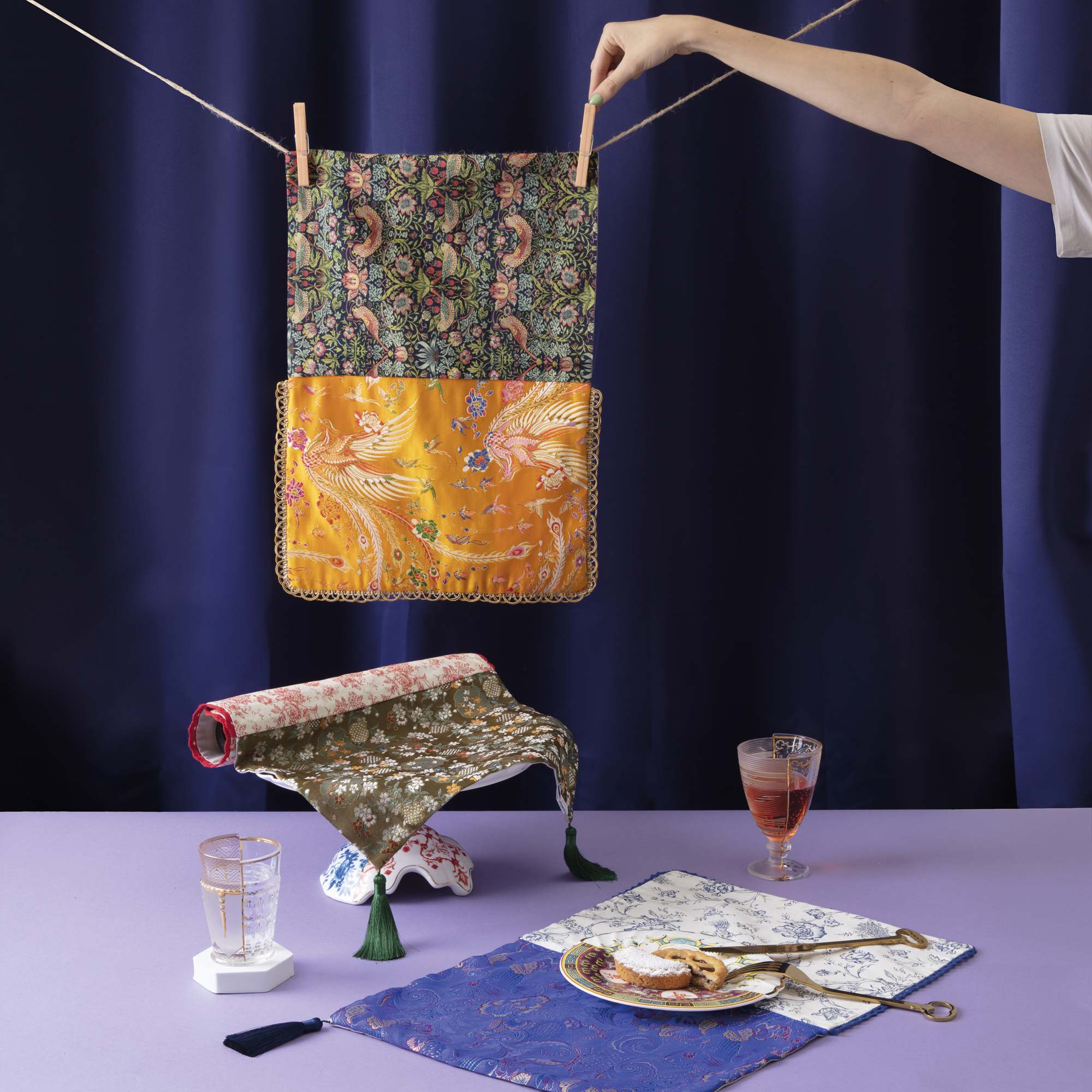 Hybrid Tablemats Bersabea detail image - Resin Society