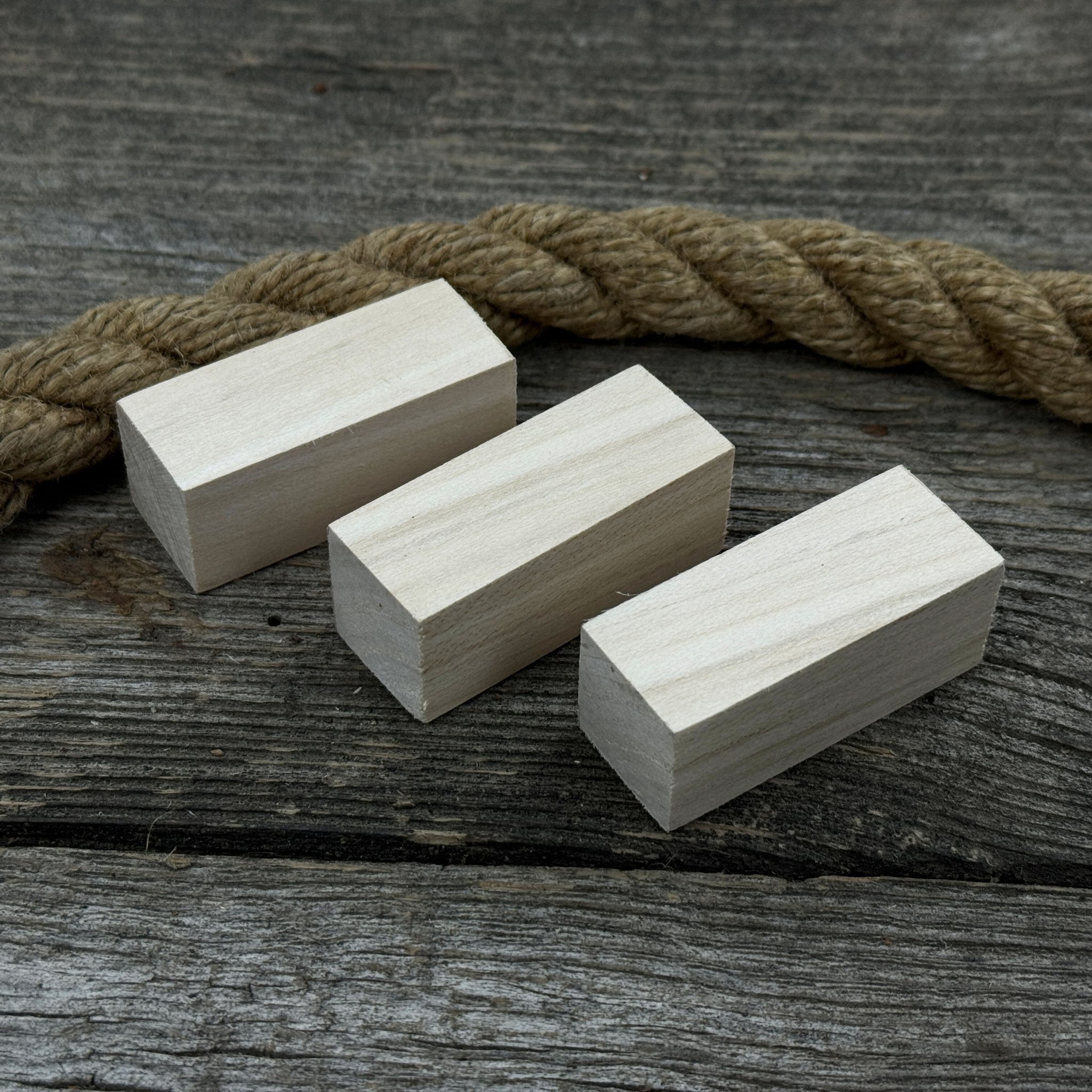 Set of 6 smooth linden wood carving blanks sized 5 by 2 by 2 centimeters