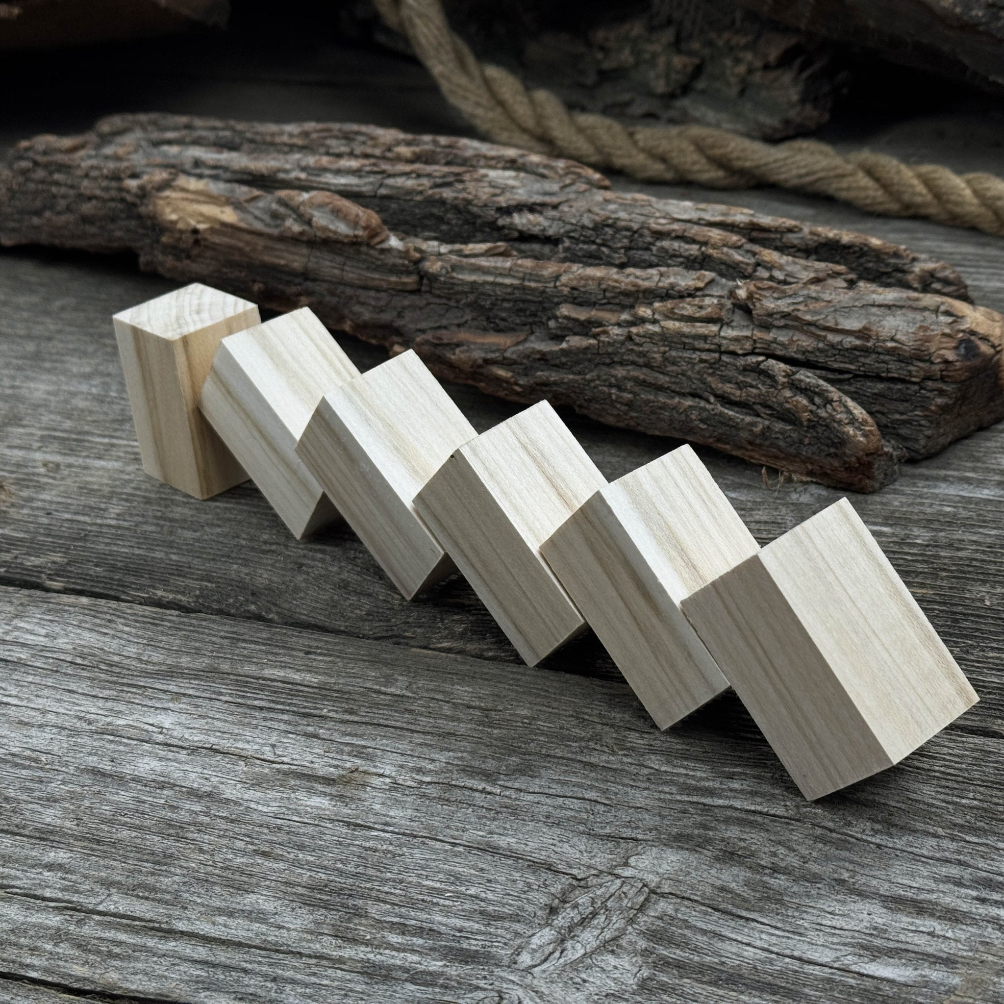 Set of 6 smooth linden wood carving blanks, 5 by 3 by 3 cm, ready for carving and crafting