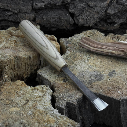 Small Fishtail Chisel with ash wood handle and forged steel blade, available in 15 mm and 20 mm widths