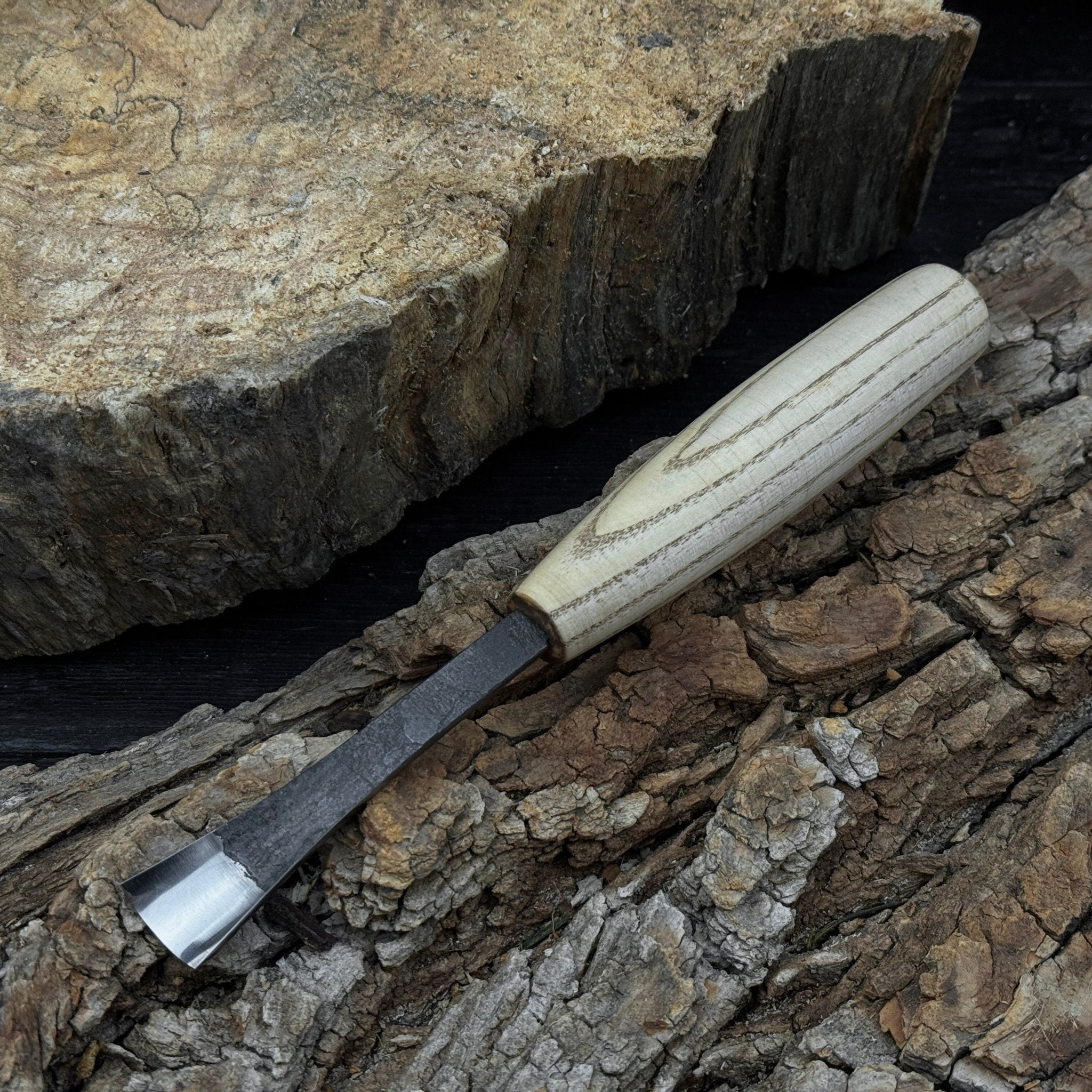 Small Fishtail Chisel with ash wood handle and forged steel blade, available in 15 mm and 20 mm widths