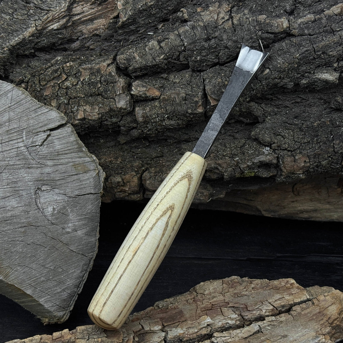 Small Fishtail Chisel with ash wood handle and forged steel blade, available in 15 mm and 20 mm widths