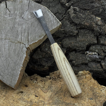Small Fishtail Chisel with ash wood handle and forged steel blade, available in 15 mm and 20 mm widths